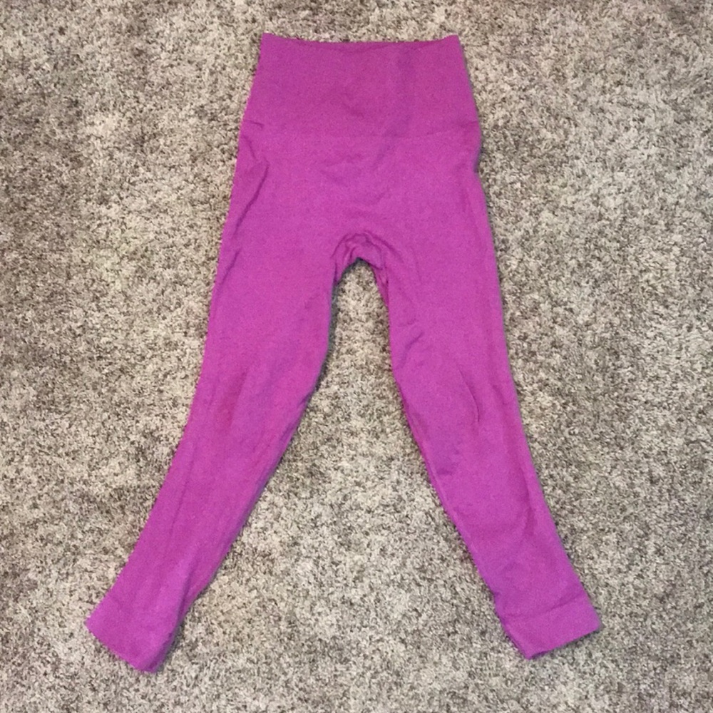 Lululemon crop yoga pants